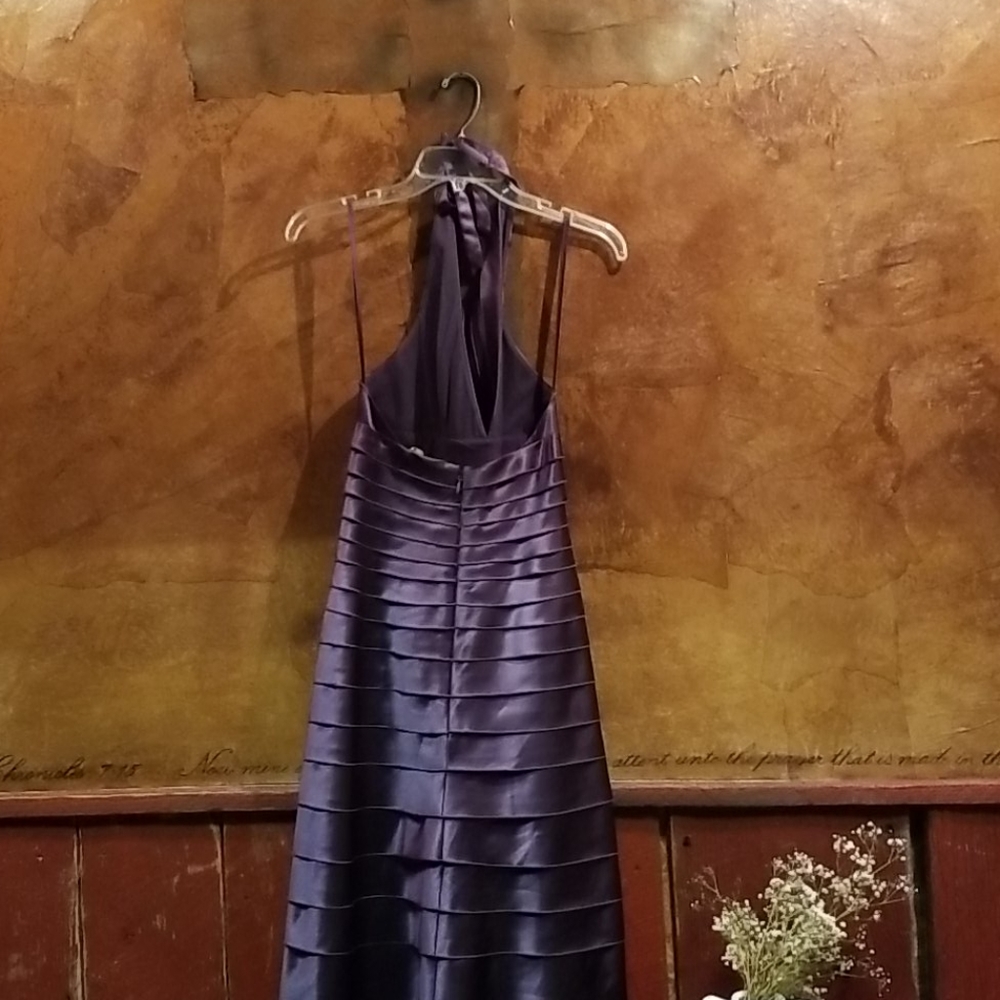 Dress - Picture 3 of 5